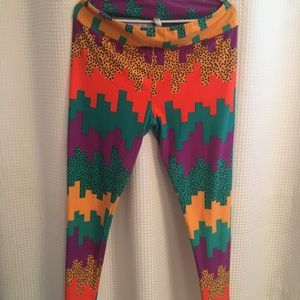 Lularoe TC Geo Print Legging, worn once, EUC
